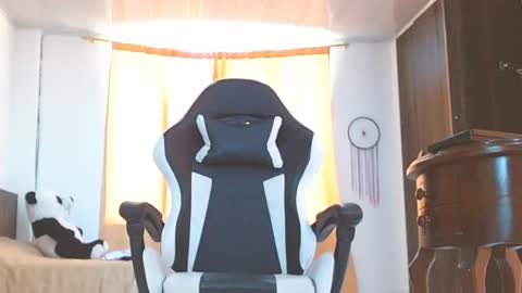 Snapshot of aronmiller404 chatting on 01/23/25, 02:17 aronmiller online show from 01/23/25, 02:17