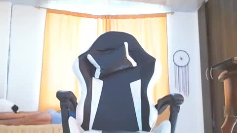 Snapshot of aronmiller404 chatting on 01/24/25, 09:15 aronmiller online show from 01/24/25, 09:15