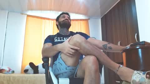 Snapshot of aronmiller404 chatting on 01/27/25, 12:37 aronmiller online show from 01/27/25, 12:37