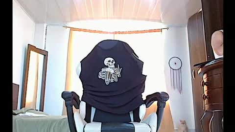 Snapshot of aronmiller404 chatting on 03/09/25, 01:37 aronmiller online show from 03/09/25, 01:37