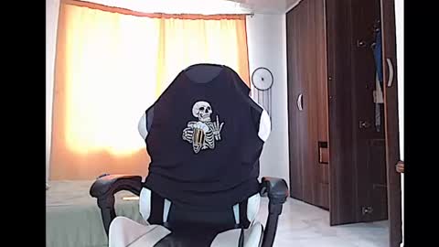 Snapshot of aronmiller404 chatting on 03/12/25, 01:40 aronmiller online show from 03/12/25, 01:40