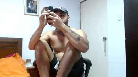 Snapshot of aronmiller404 chatting on 09/14/25, 02:27 aronmiller online show from 09/14/25, 02:27