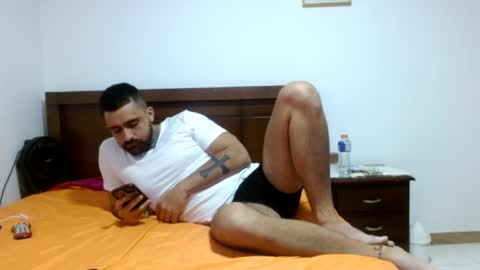 Snapshot of aronmiller404 chatting on 09/15/25, 09:04 aronmiller online show from 09/15/25, 09:04