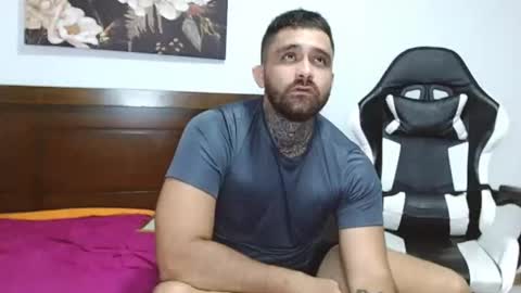 Snapshot of aronmiller404 chatting on 09/25/25, 10:46 aronmiller online show from 09/25/25, 10:46