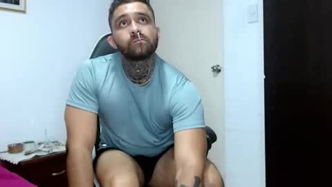 Snapshot of aronmiller404 chatting on 09/26/25, 04:11 aronmiller online show from 09/26/25, 04:11