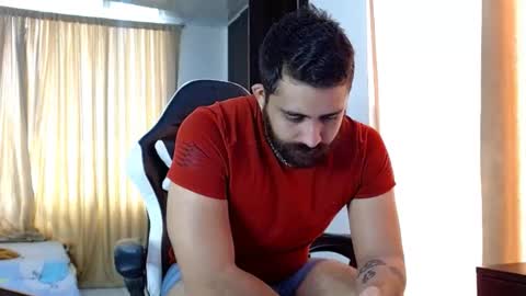 Snapshot of aronmiller404 chatting on 10/25/25, 06:02 aronmiller online show from 10/25/25, 06:02