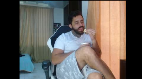 Snapshot of aronmiller404 chatting on 11/07/25, 08:31 aronmiller online show from 11/07/25, 08:31