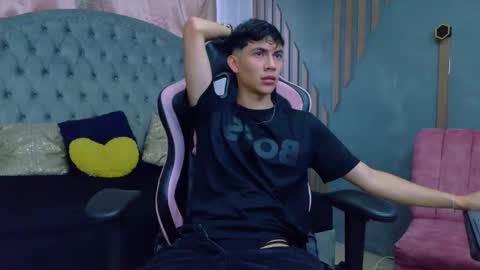 Snapshot of arontawers chatting on 02/25/26, 09:24 Arontawers online show from 02/25/26, 09:24