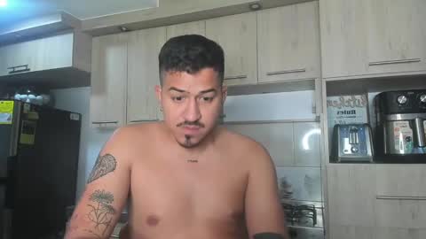 Snapshot of aronwilliams69 chatting on 01/15/25, 06:12 ARON Independent model online show from 01/15/25, 06:12