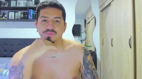 Snapshot of aronwilliams69 chatting on 10/23/25, 12:32 ARON Independent model online show from 10/23/25, 12:32