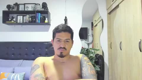 Snapshot of aronwilliams69 chatting on 10/24/25, 02:41 ARON Independent model online show from 10/24/25, 02:41