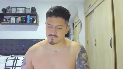 Snapshot of aronwilliams69 chatting on 11/12/25, 10:52 ARON Independent model online show from 11/12/25, 10:52