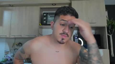 Snapshot of aronwilliams69 chatting on 11/15/25, 06:55 ARON Independent model online show from 11/15/25, 06:55