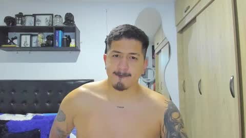 Snapshot of aronwilliams69 chatting on 11/16/25, 07:25 ARON Independent model online show from 11/16/25, 07:25