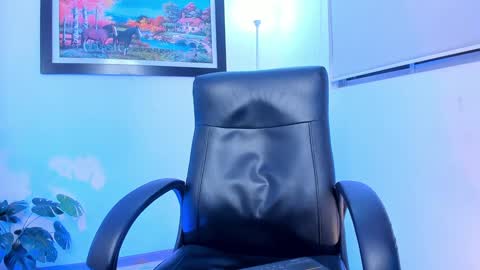 Snapshot of aroon_connor chatting on 12/29/24, 04:27   online show from 12/29/24, 04:27