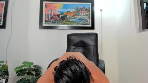 Snapshot of aroon_connor chatting on 01/27/25, 11:54   online show from 01/27/25, 11:54