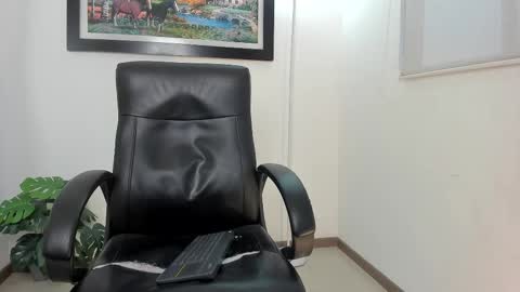 Snapshot of aroon_connor chatting on 02/10/25, 11:02   online show from 02/10/25, 11:02