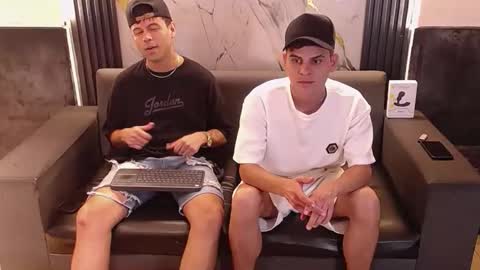 Aroon   online show from 03/29/26, 04:23