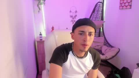 Aron online show from 12/22/25, 12:46