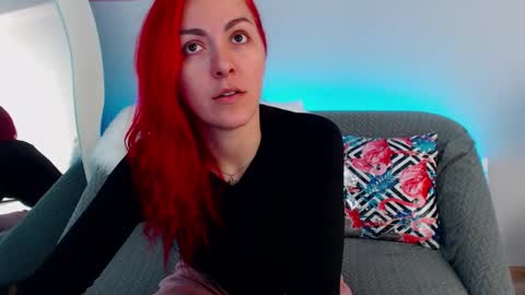 arri_ella online show from 10/17/25, 12:14