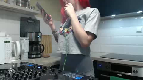 arri_ella online show from 12/21/25, 01:24