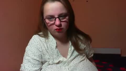 Snapshot of arriana98 chatting on 12/17/24, 03:17 Arriana online show from 12/17/24, 03:17