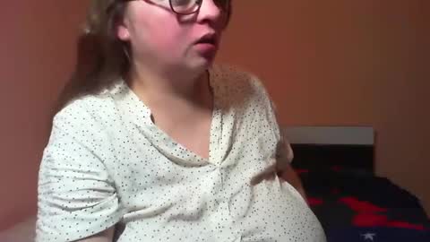 Snapshot of arriana98 chatting on 12/31/24, 04:38 Arriana online show from 12/31/24, 04:38