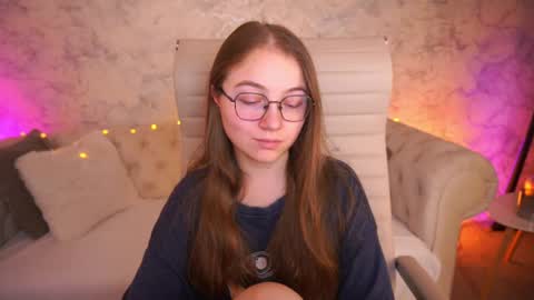 Snapshot of arrinawair chatting on 06/16/26, 06:49 arrinawair online show from 06/16/26, 06:49