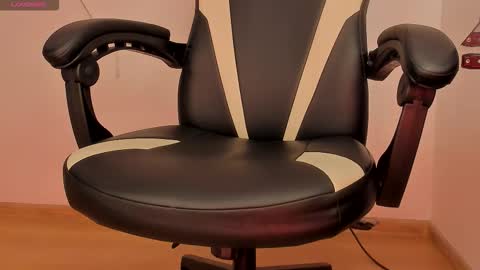 Snapshot of arshissa chatting on 12/16/25, 07:30 Arshi online show from 12/16/25, 07:30