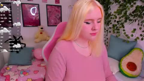 art_lovee_ online show from 02/14/26, 01:24