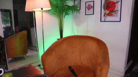 Snapshot of artechloe chatting on 02/12/25, 01:19 Chloe online show from 02/12/25, 01:19