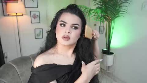 Chloe  online show from 10/23/25, 02:38