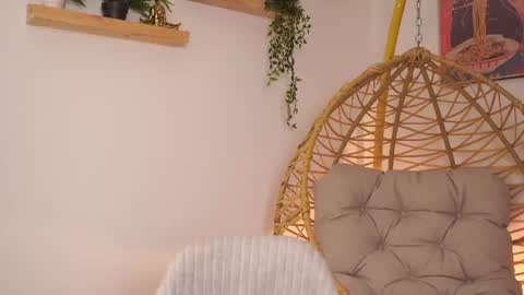Snapshot of artemia_ chatting on 06/25/26, 05:12 Amanda online show from 06/25/26, 05:12