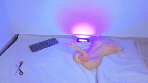 artemisa_leon online show from 10/31/25, 05:19