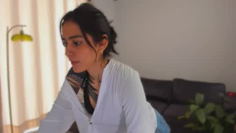 Linda  independent model artgeea online show from 02/02/26, 03:22