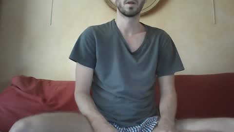 Snapshot of arthurinparis chatting on 07/08/26, 12:09 ajul75 online show from 07/08/26, 12:09