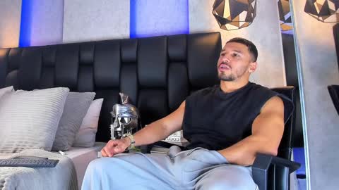 Arthur online show from 01/12/25, 10:43