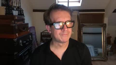 artisterotic online show from 11/21/25, 01:43