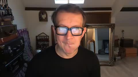 artisterotic online show from 12/15/25, 11:14