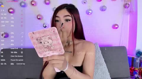 MIA OF artmiajoy online show from 12/15/25, 11:14