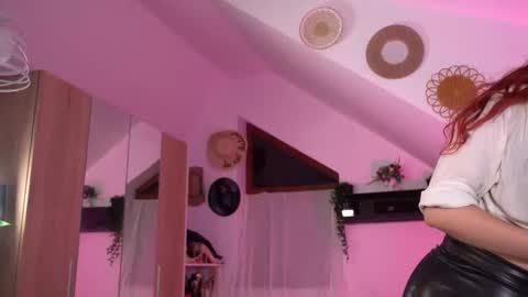 Amalia online show from 09/14/25, 12:10