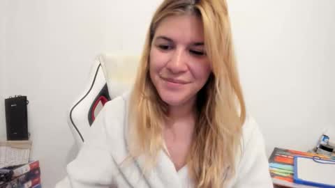 MIA online show from 09/15/25, 04:23