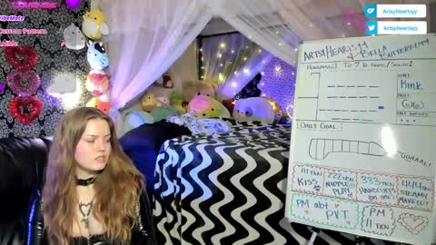 ArtsyHeartsyy online show from 02/01/25, 02:26