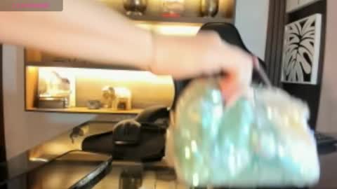 Snapshot of ary1_ chatting on 03/04/25, 03:11 Ary online show from 03/04/25, 03:11