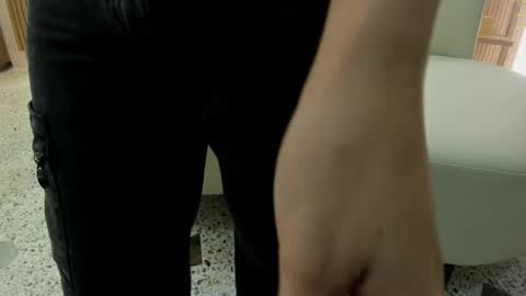 Snapshot of ary1_ chatting on 10/30/25, 12:23 Ary online show from 10/30/25, 12:23