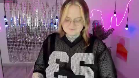 Arya online show from 11/12/25, 02:28