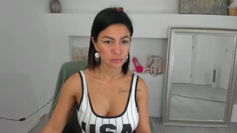 Snapshot of arya_lexa chatting on 10/11/25, 04:38 Arya online show from 10/11/25, 04:38