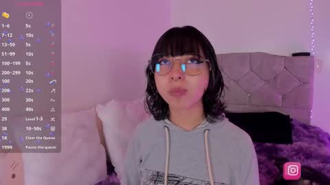 Snapshot of arya_line chatting on 09/14/25, 01:49 Arys online show from 09/14/25, 01:49