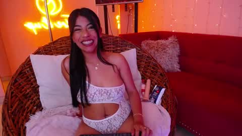 Snapshot of arya_noir chatting on 02/14/26, 01:08 Arya online show from 02/14/26, 01:08