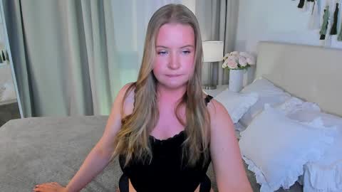 Snapshot of arya_thomas chatting on 04/06/26, 09:49 Arya online show from 04/06/26, 09:49